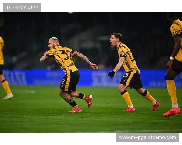 迪马尔科任意球破门后狂奔,国米客场沸腾瞬间 迪马尔科任意球破门后狂奔,国米客场沸腾瞬间