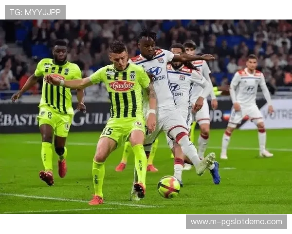 图卢兹与欧塞尔交锋,中游劲旅直面降级区球队 图卢兹与欧塞尔交锋,中游劲旅直面降级区球队